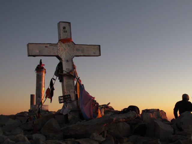  Cross in Aneto at sunset 
